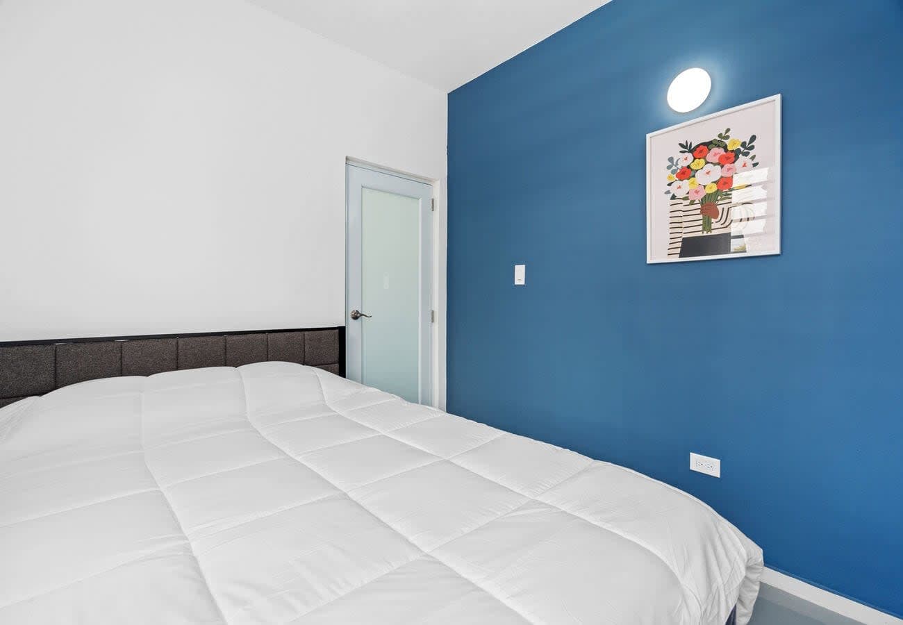 Queen bedroom 2 with A/C near Condado Beach