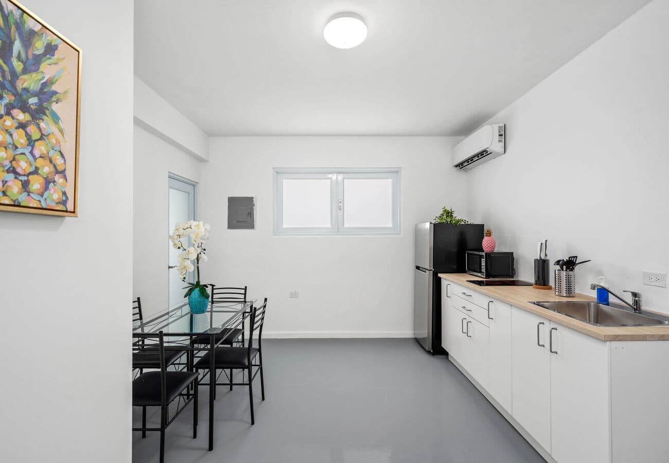 Kitchenette & dining area, Condado 3BR for 8