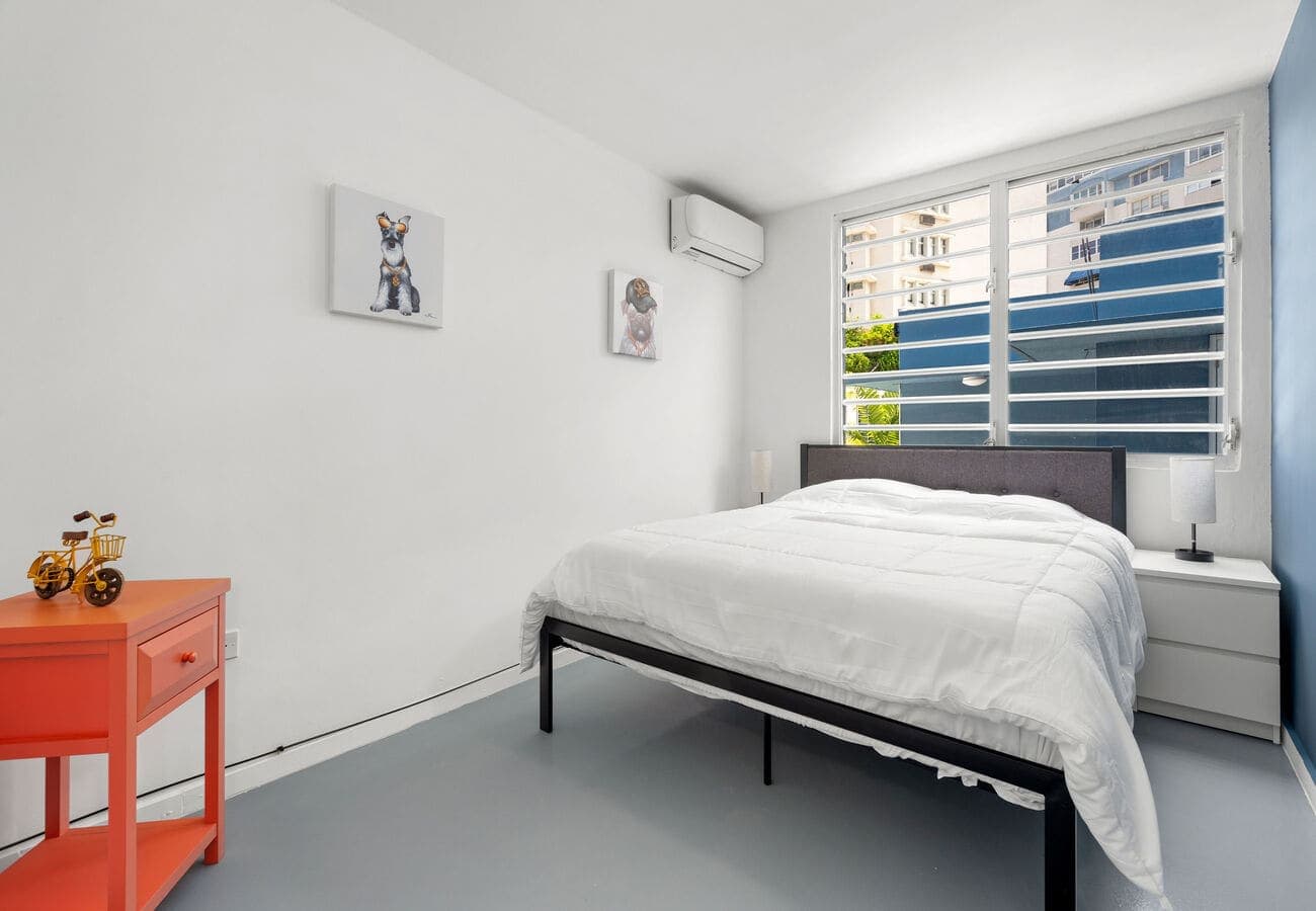 Second queen bedroom with A/C near Condado Beach