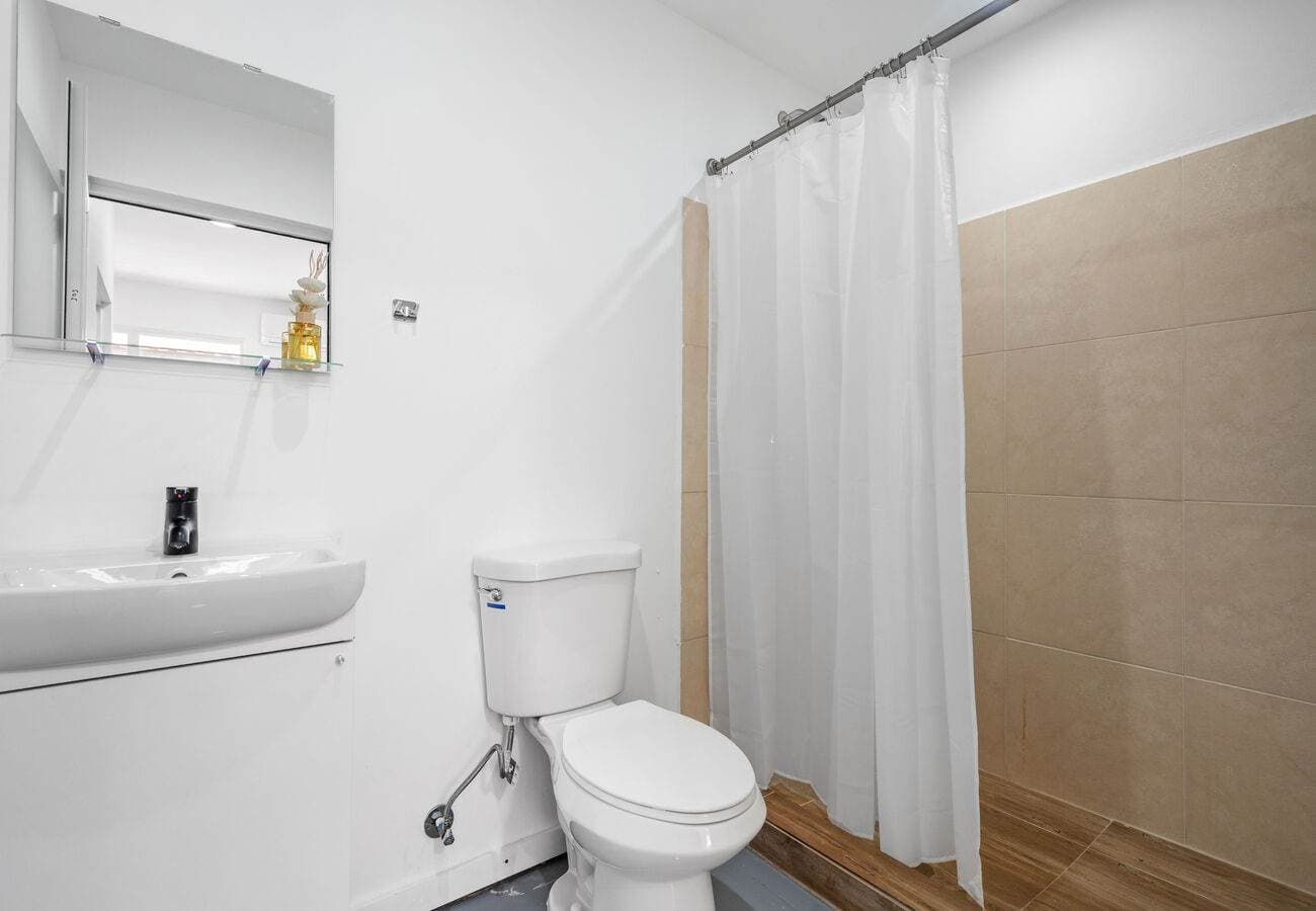 Full bathroom 2 with shower & fresh toiletries
