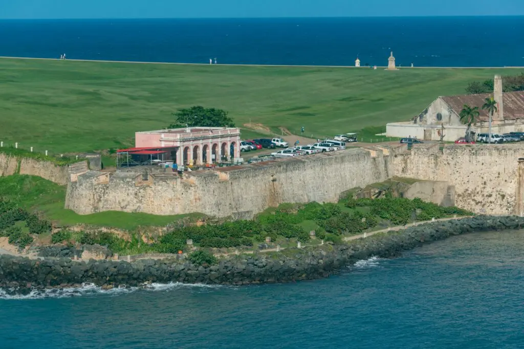 What is Puerto Rico best known for: Castillo San Felipe del Morro